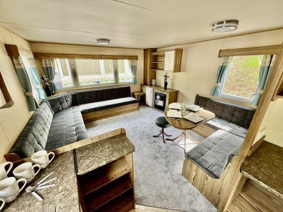 2013 ABI Horizon For Sale At Lyons Holiday Parks - Eryl Hall (3)
