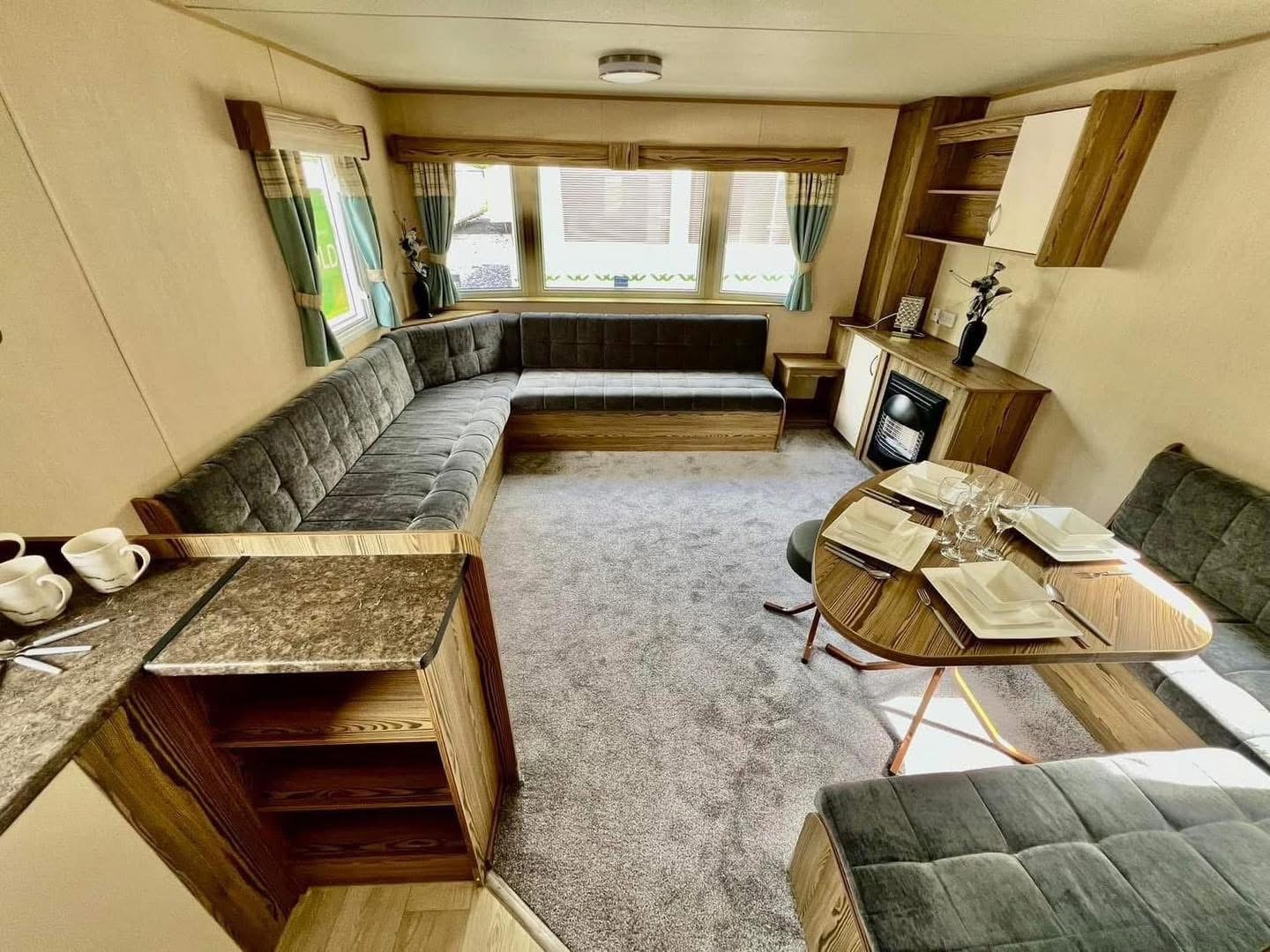 2013 ABI Horizon For Sale At Lyons Holiday Parks - Eryl Hall (7)