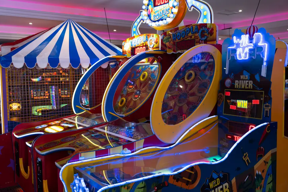 2p coin pushers in Lyons arcades