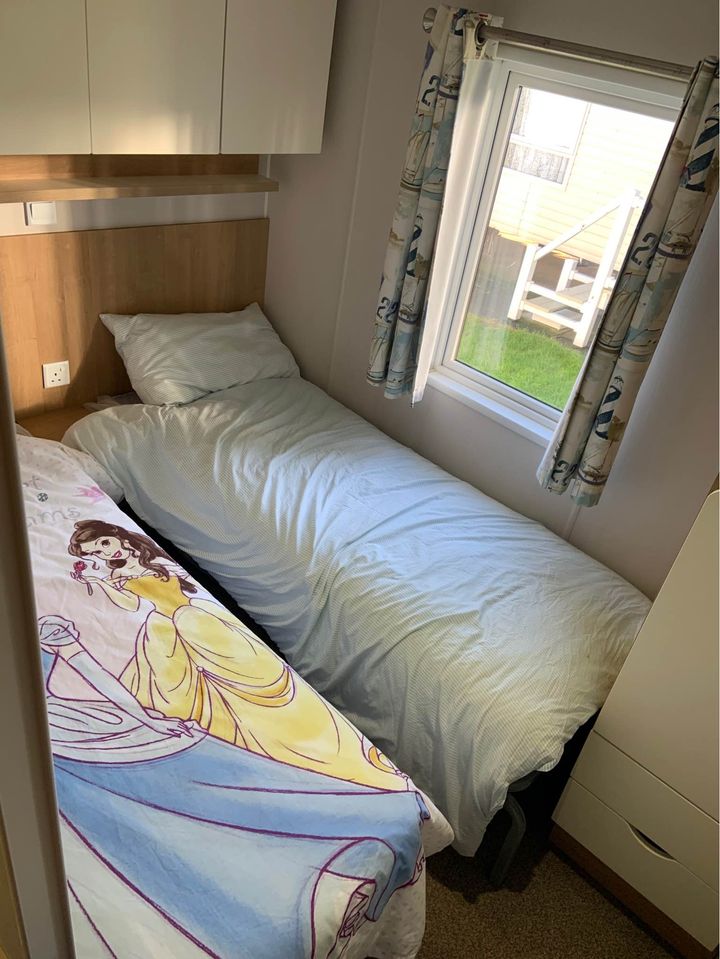 Twin bedroom of the 2013 Willerby Avonmore