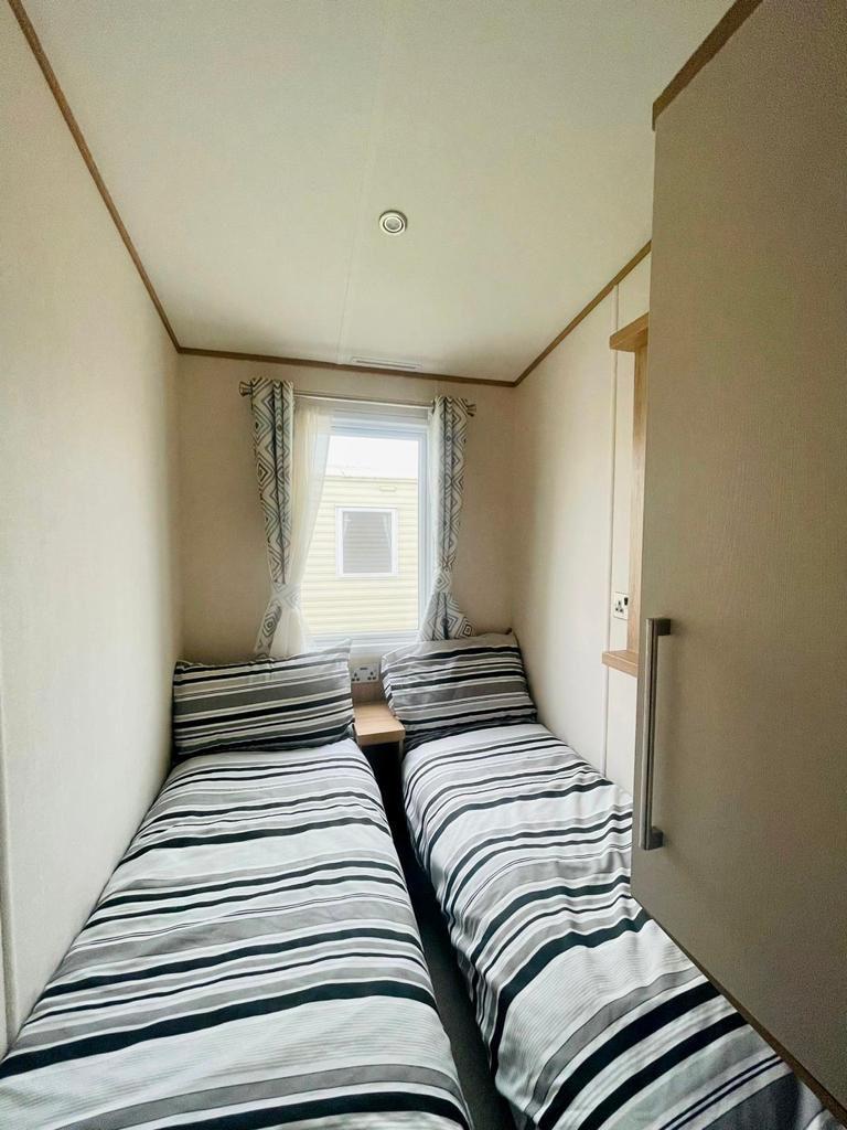 ABI Clarendon For Sale At Lyons Holiday Parks (5)