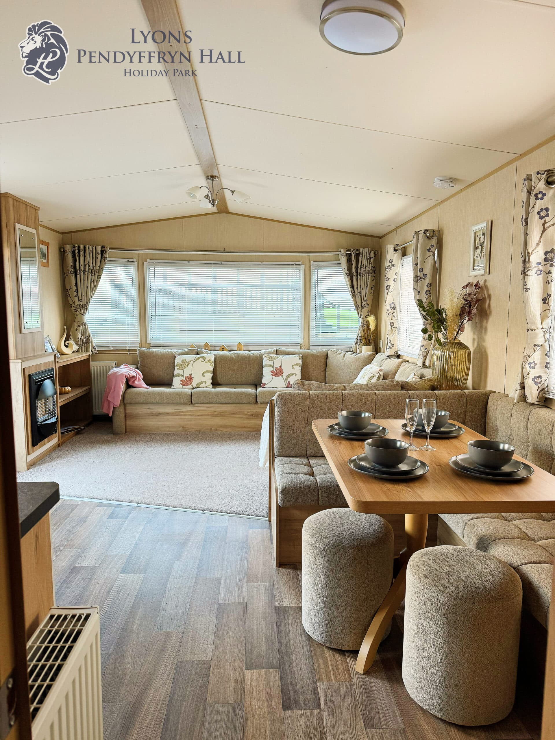 {"editType":"image_edit","tiktok_developers_3p_anchor_params":"{"source_type":"vicut","client_key":"aw889s25wozf8s7e","capability_name":"retouch_edit_tool","picture_template_id":""}","data":{},"source_type":"vicut","exportType":"image_export","pictureId":"0B769D96-E86B-4066-920B-B4F57E3FCA96"}