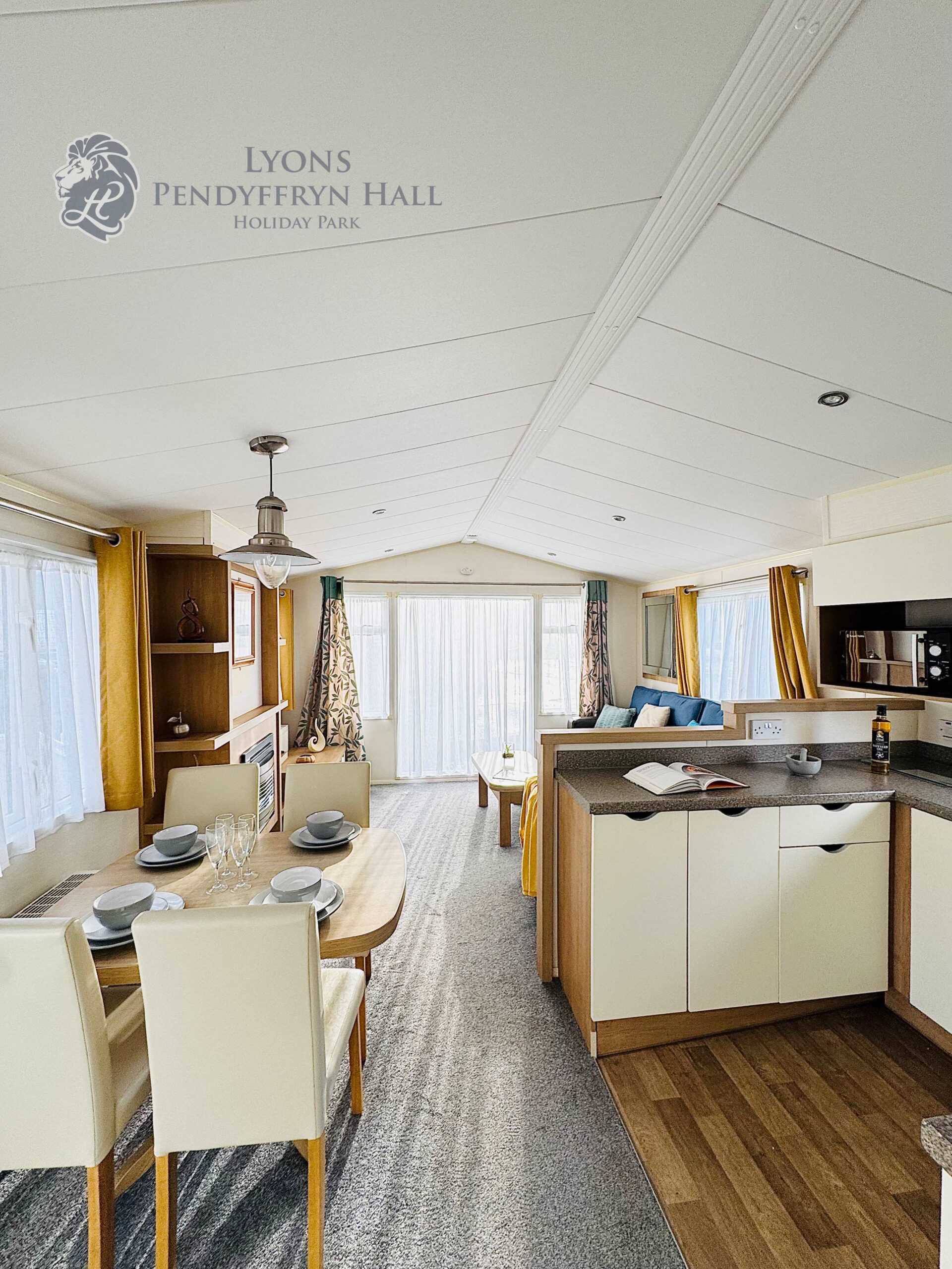 full length kitchen dining lounge